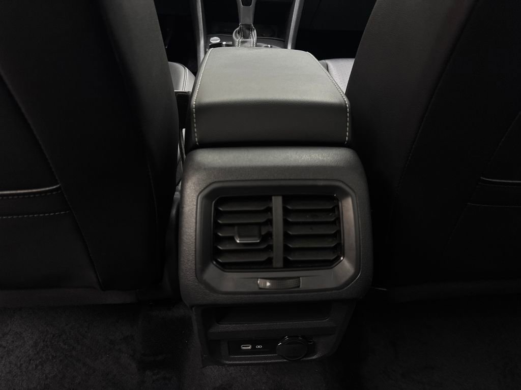 Used 2024 Volkswagen Tiguan SE FWD image 73
