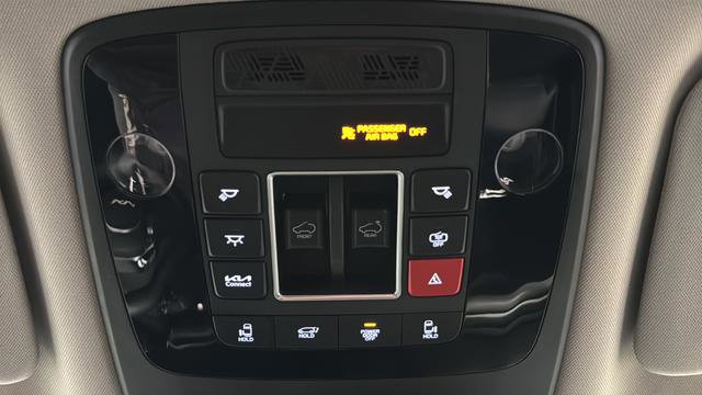 Used 2025 Kia Carnival SX Prestige FWD image 36