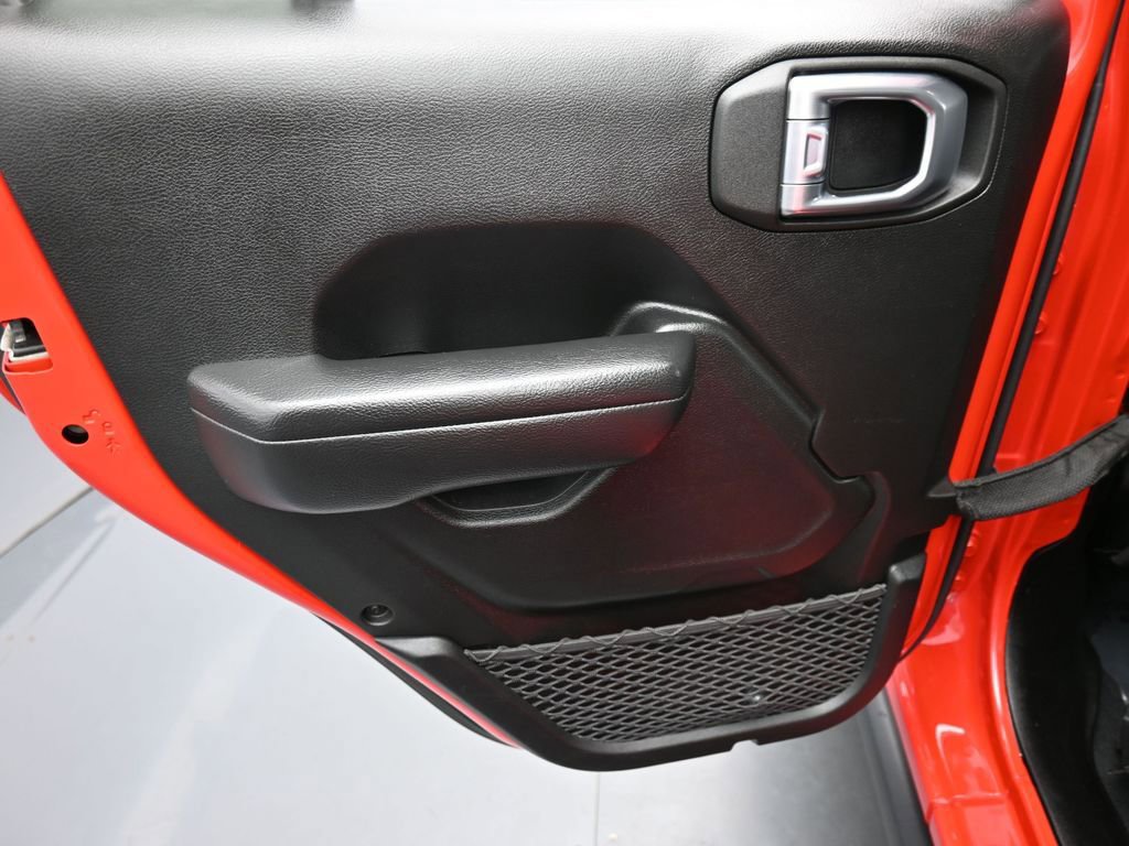 Certified 2022 Jeep Gladiator Willys image 12