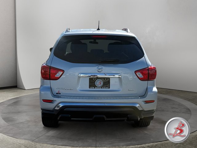 Used 2017 Nissan Pathfinder S AWD/4WD image 6