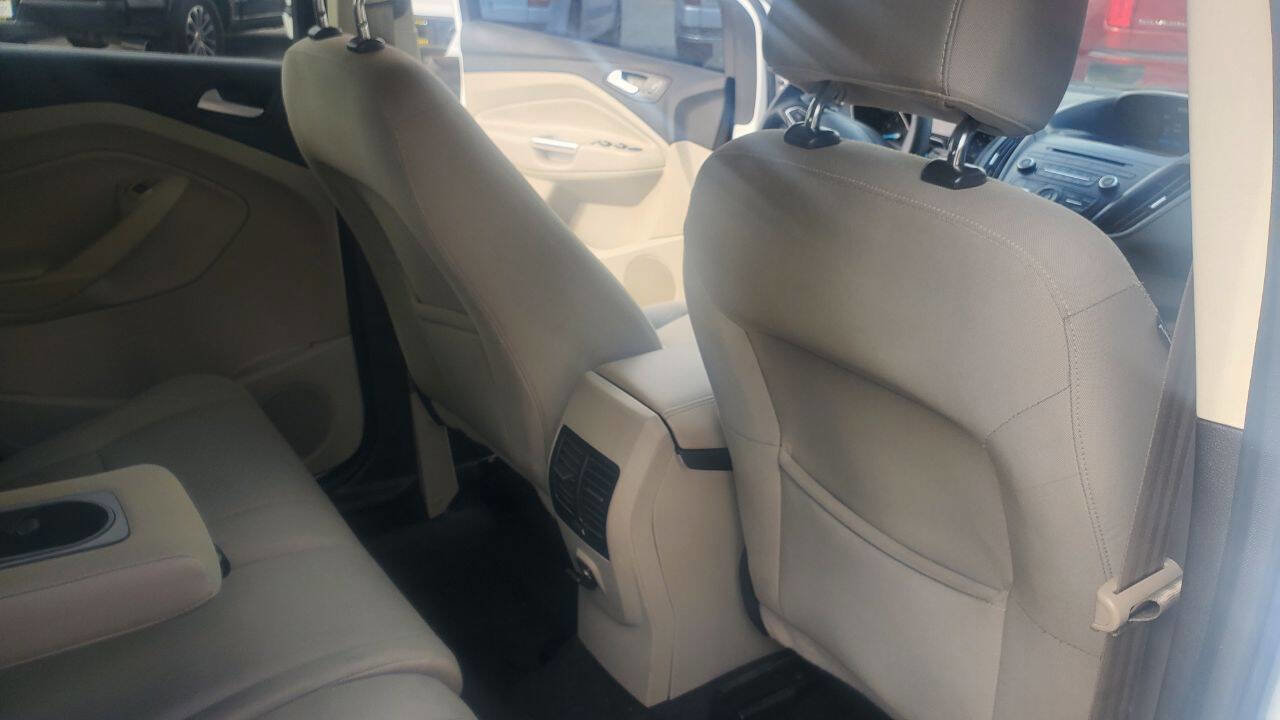 Used 2017 Ford Escape SE FWD image 23