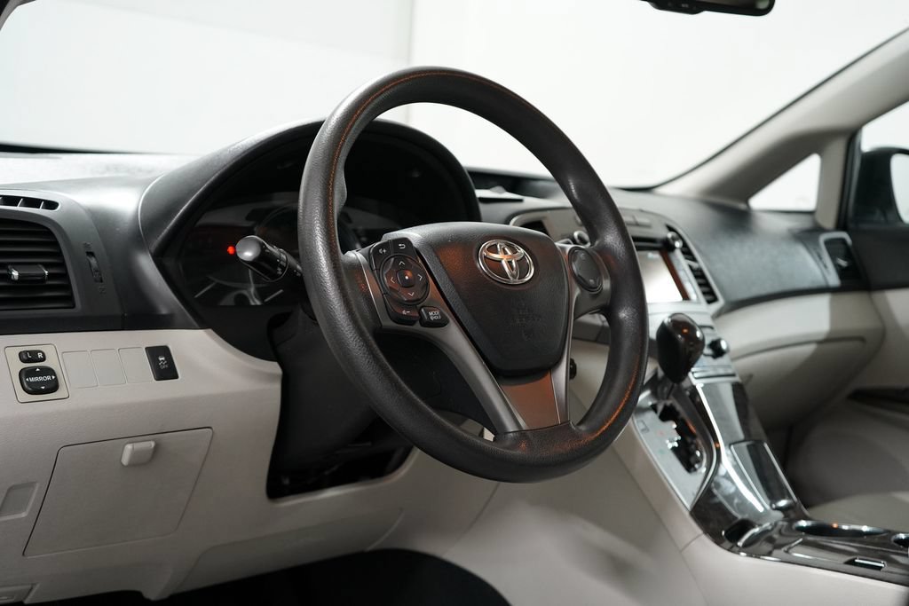 Used 2013 Toyota Venza LE FWD image 13