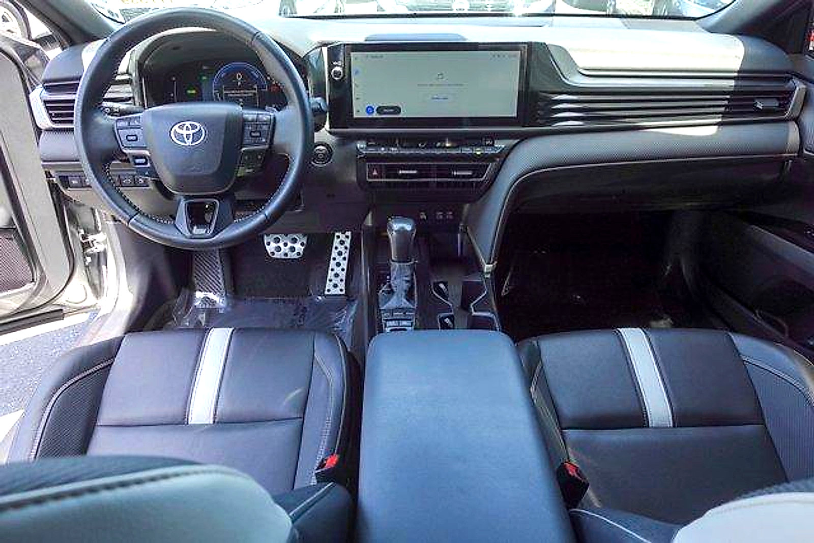 Used 2025 Toyota Camry SE w/ Multimedia Upgrade Package FWD image 24