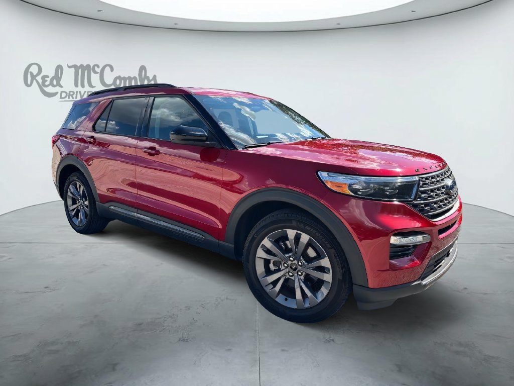 Used 2023 Ford Explorer XLT w/ Equipment Group 202A RWD image 2