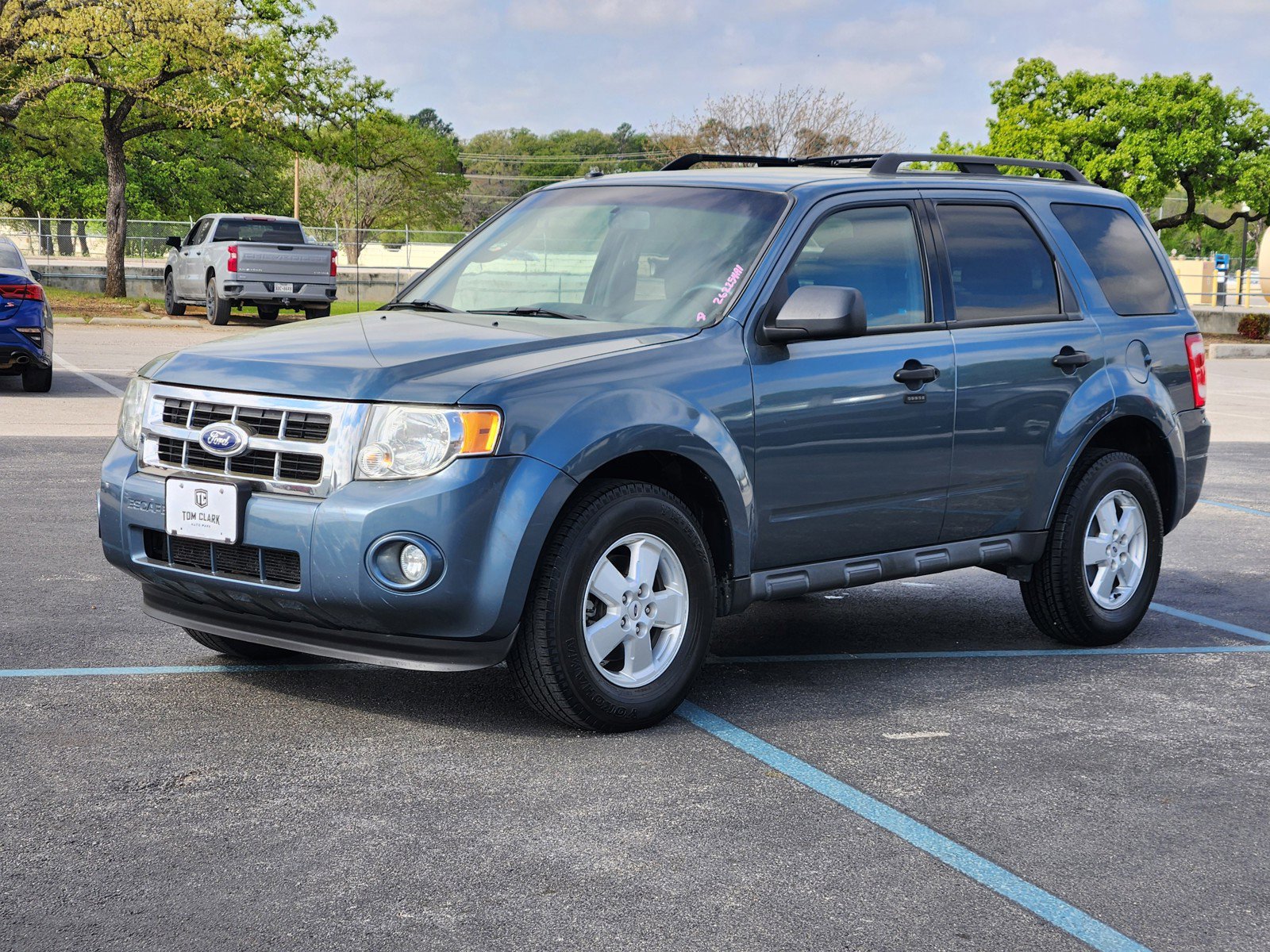 Used 2010 Ford Escape XLT image 2
