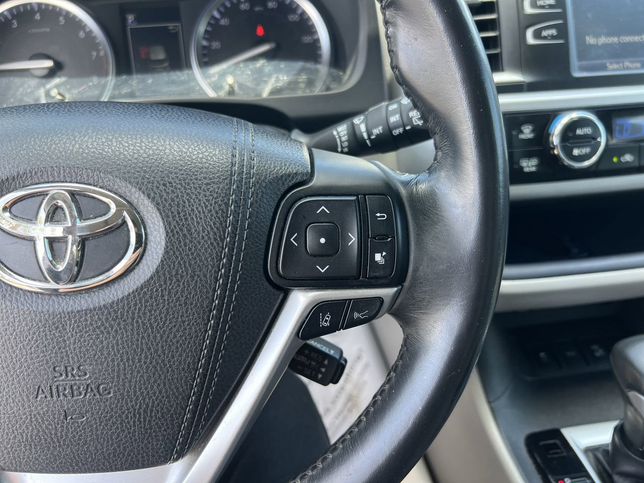 Used 2017 Toyota Highlander XLE AWD/4WD image 20