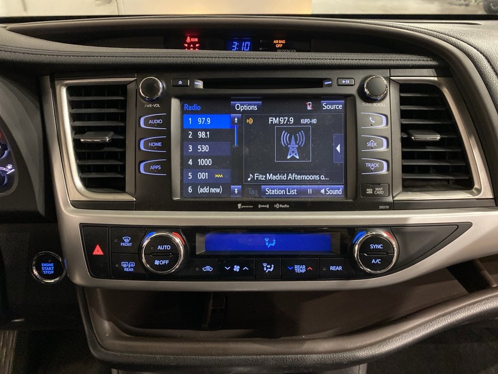 Used 2017 Toyota Highlander XLE image 17