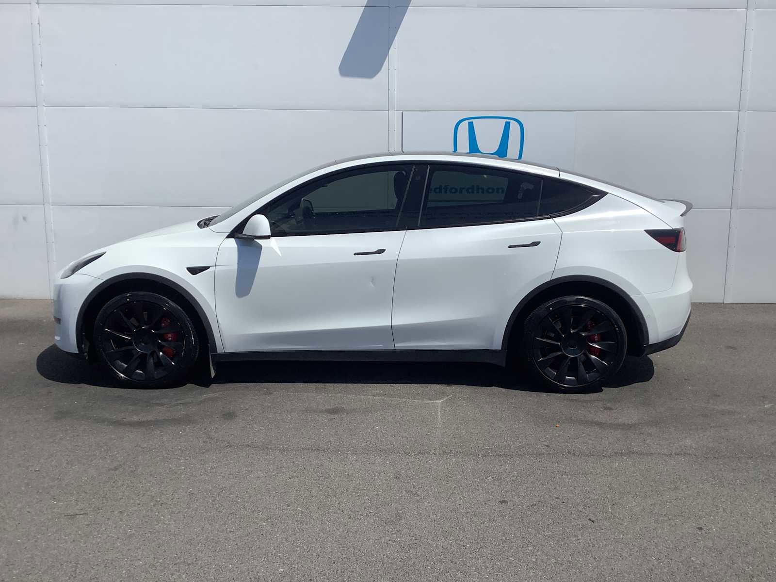 Used 2022 Tesla Model Y Long Range AWD/4WD image 2