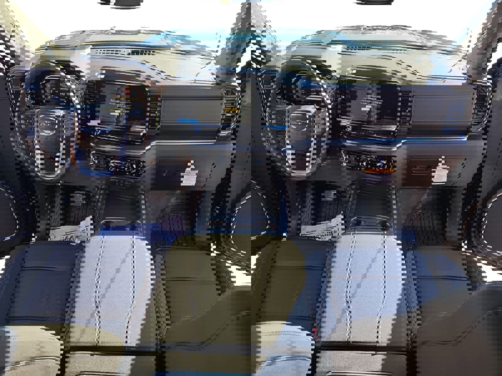 New 2026 GMC Sierra 3500 SLT w/ SLT Convenience Package image 9