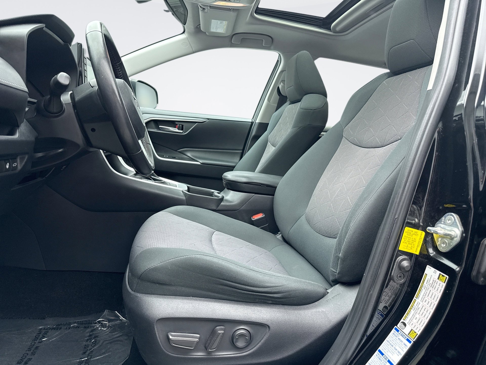 Used 2019 Toyota RAV4 XLE w/ Convenience Package AWD/4WD image 11