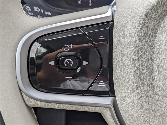 New 2025 Volvo XC60 B5 Plus w/ Protection Package Premier image 27