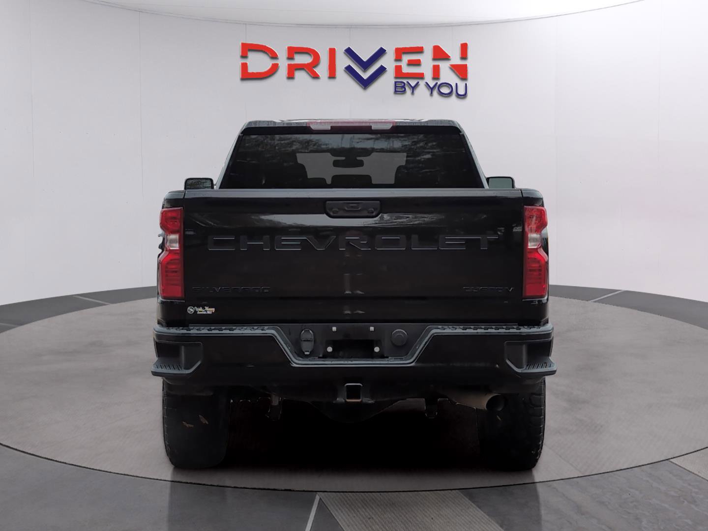 Used 2023 Chevrolet Silverado 2500 Custom w/ Custom Value Package image 4