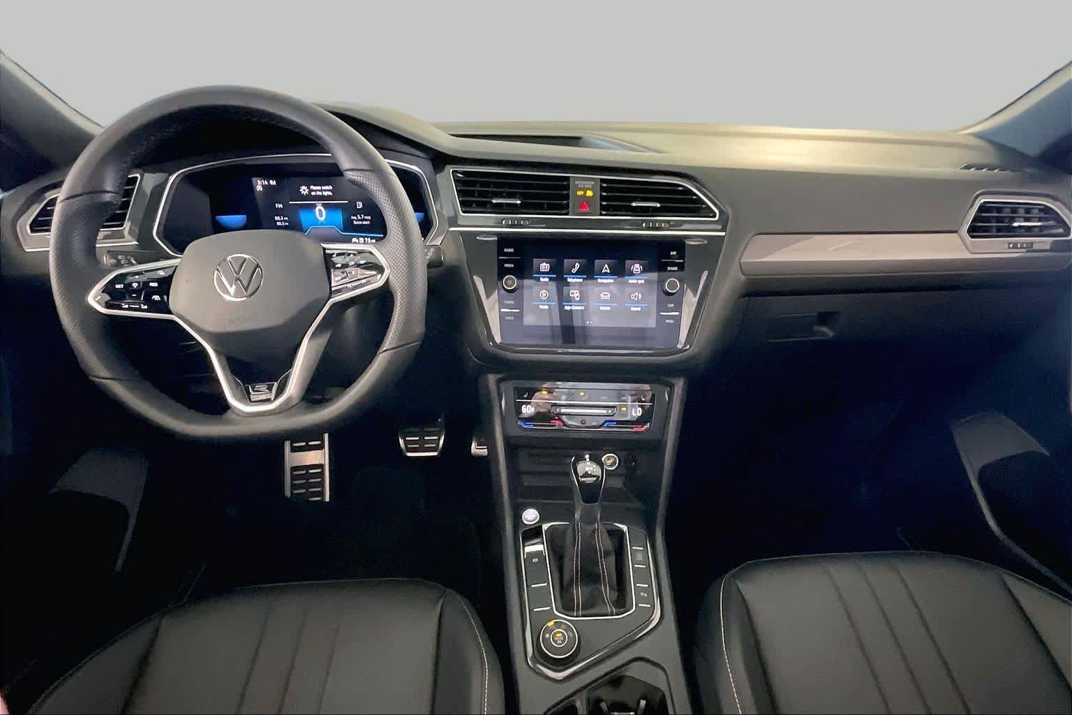 Used 2023 Volkswagen Tiguan SE R-Line AWD/4WD image 14