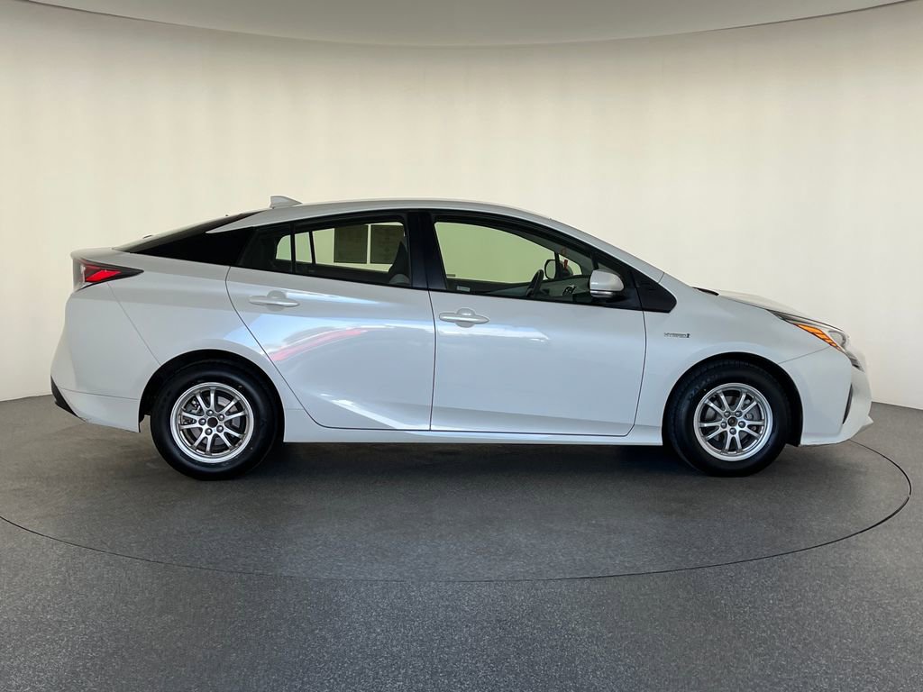 Used 2016 Toyota Prius Two image 8