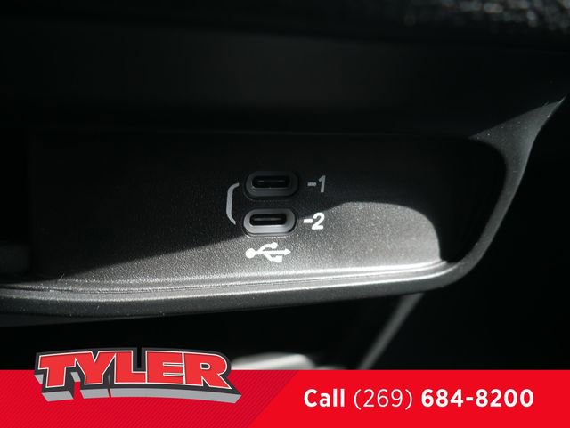 New 2026 Chrysler Pacifica Select FWD image 32