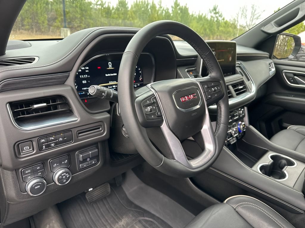Used 2023 GMC Yukon SLT w/ SLT Luxury Package image 17