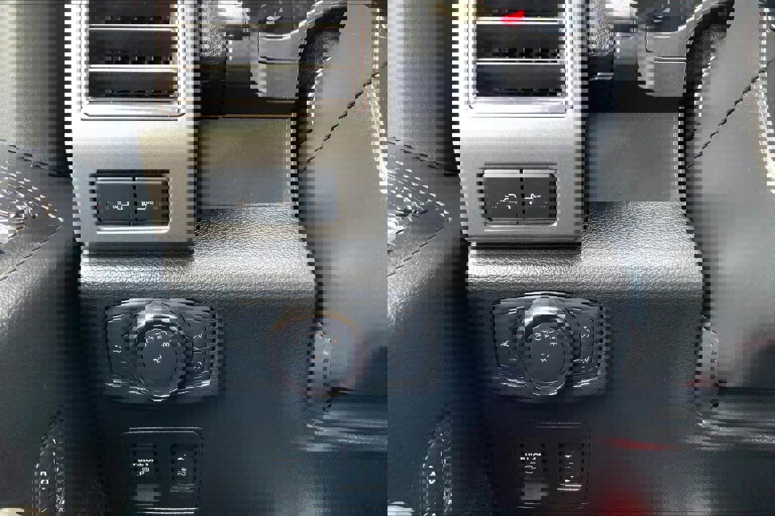 Used 2019 Ford F150 Raptor w/ Equipment Group 802A Luxury image 33