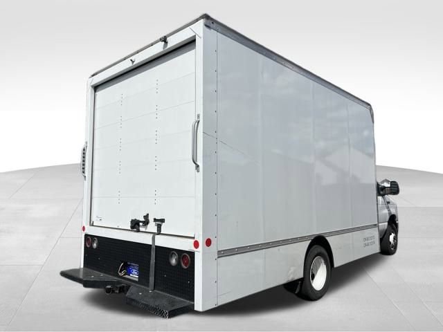 Used 2023 Ford E-450 and Econoline 450 Super Duty w/ Power Windows & Locks Group image 5