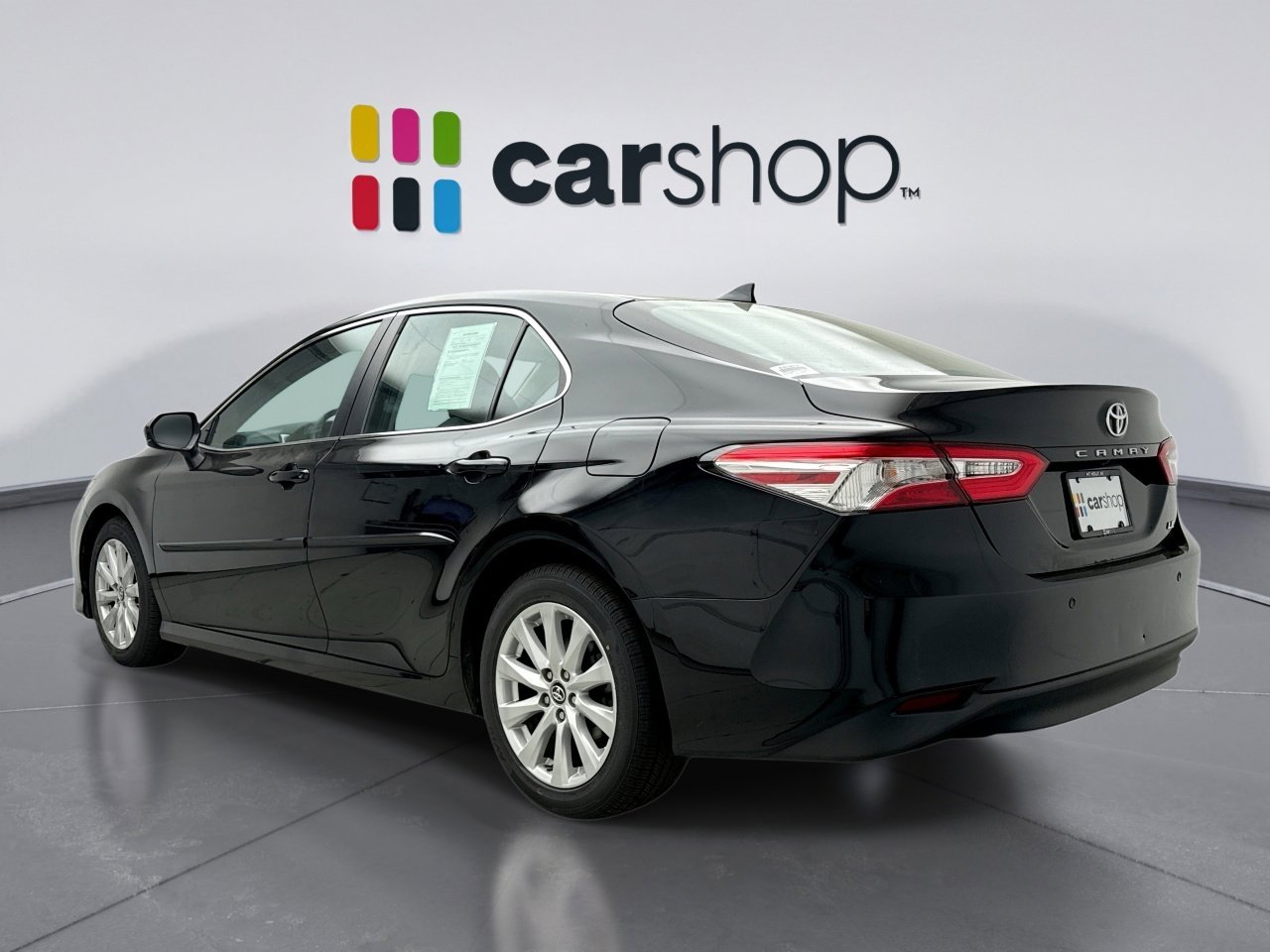 Used 2020 Toyota Camry LE image 3