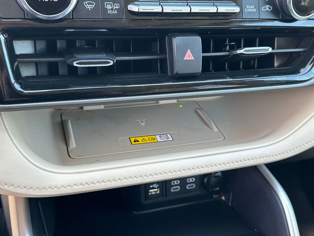 Used 2023 Toyota Highlander XLE image 29