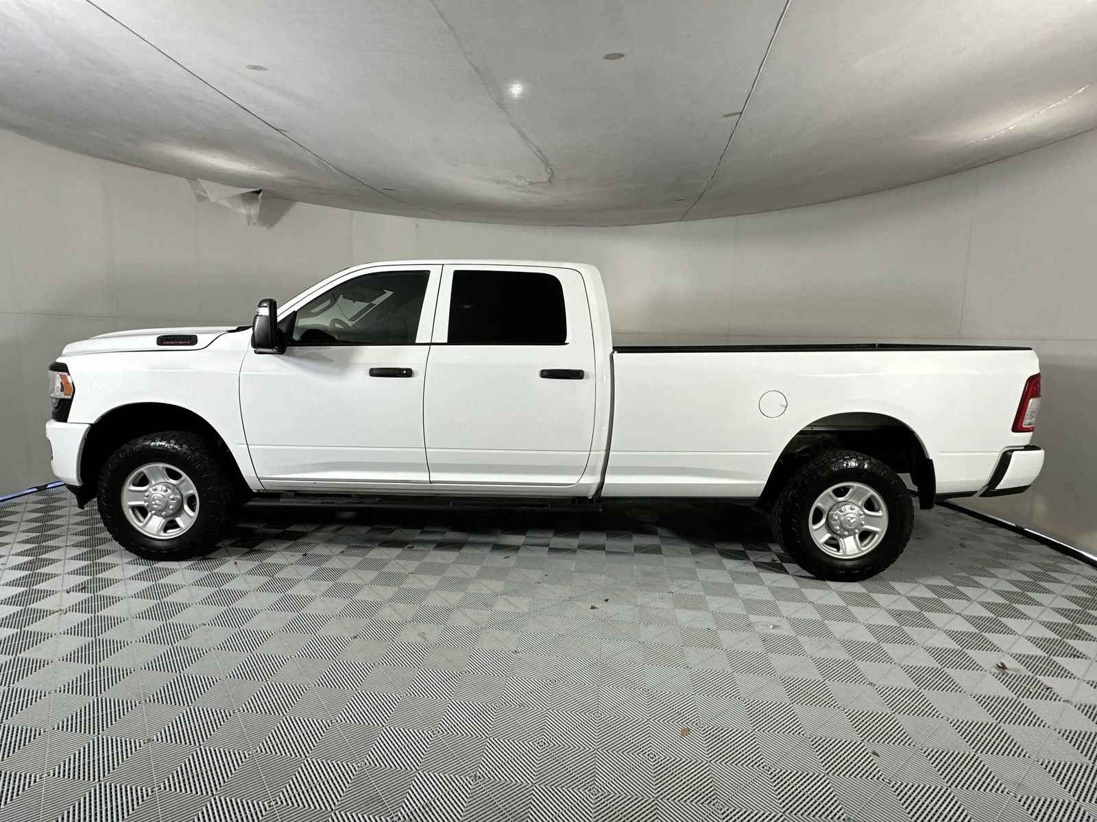 Used 2024 RAM 2500 Tradesman w/ Protection Group AWD/4WD image 5