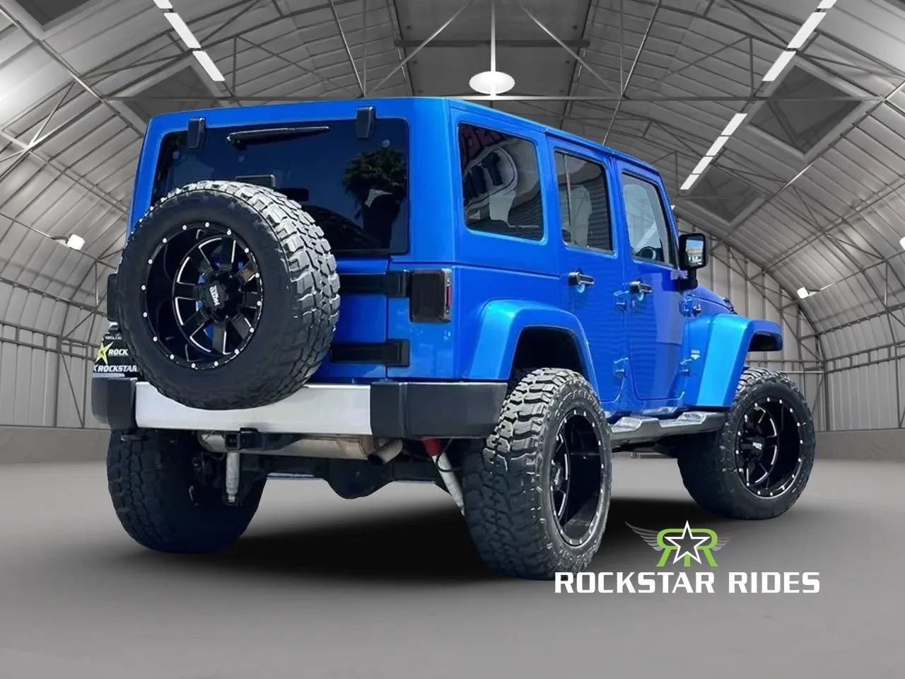 Used 2015 Jeep Wrangler Unlimited Sahara w/ Connectivity Group AWD/4WD image 2