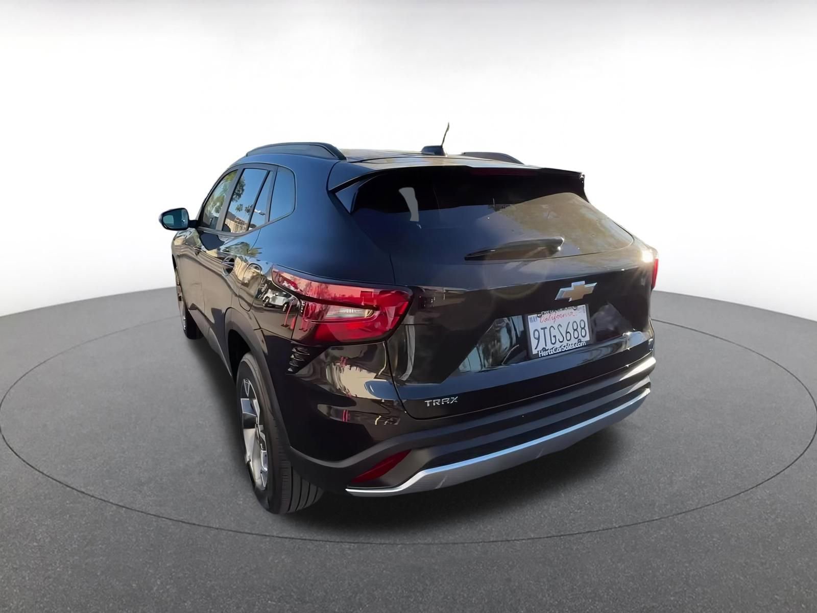 Used 2025 Chevrolet Trax LT w/ LT Convenience Package image 11