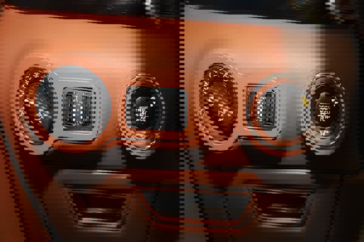 Used 2023 Maserati Quattroporte Modena Q4 image 46