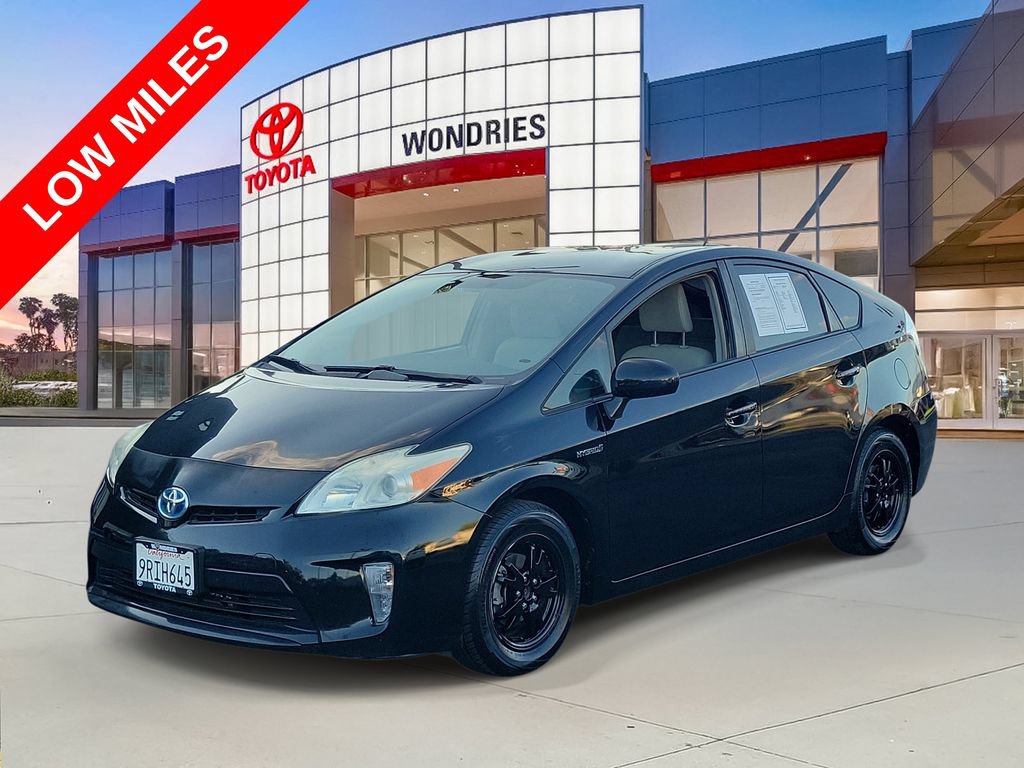 Used 2015 Toyota Prius Three FWD image 2