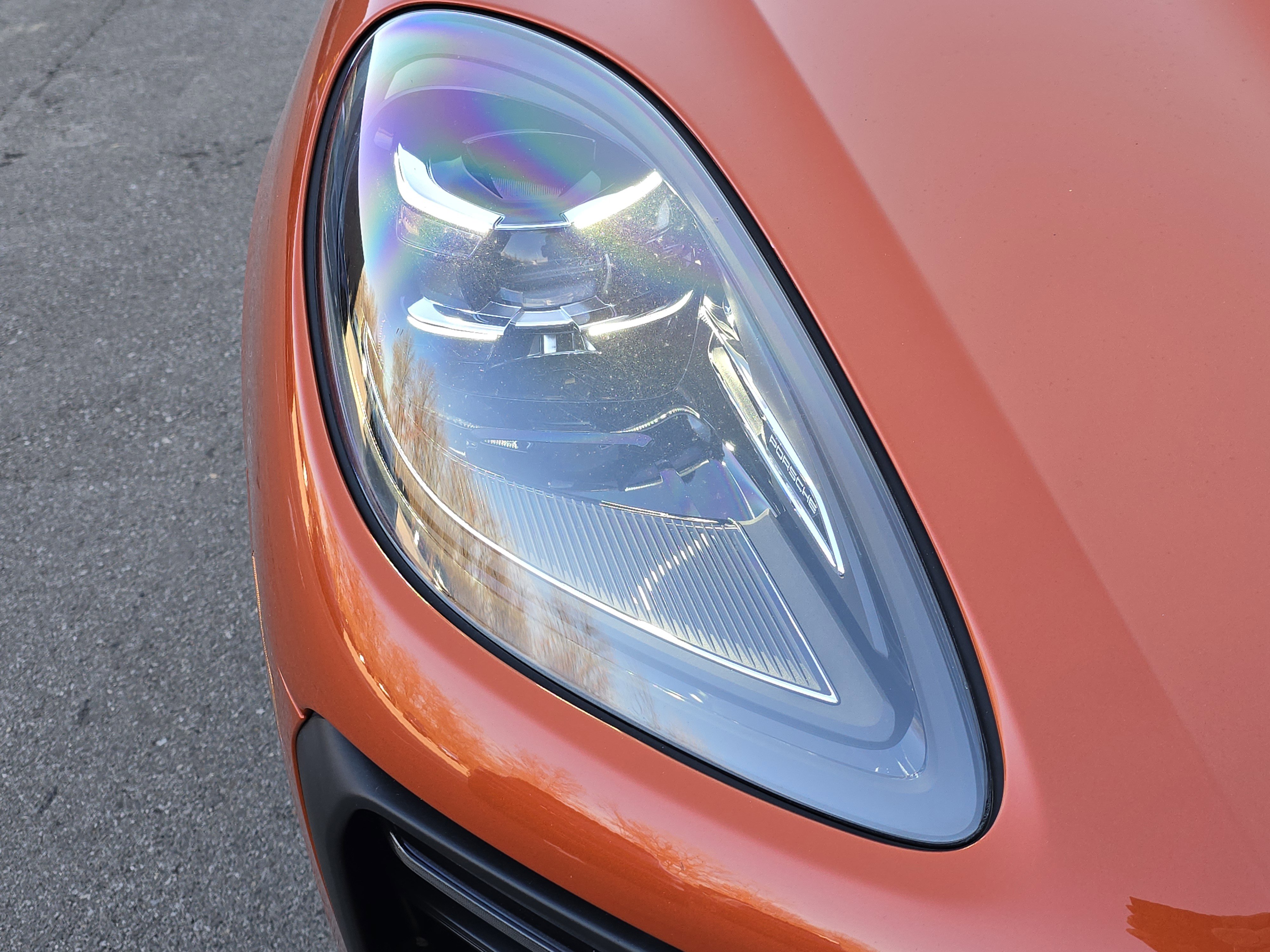 Certified 2025 Porsche Macan image 11