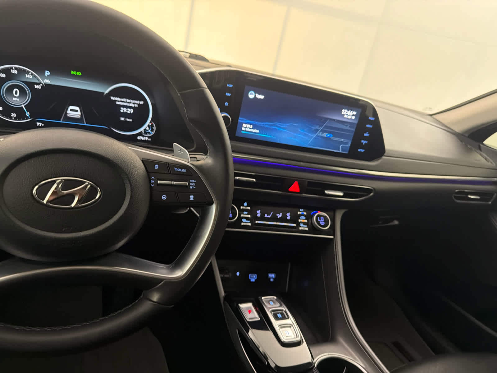 Used 2022 Hyundai Sonata Limited w/ Preferred Accessory Package FWD image 18