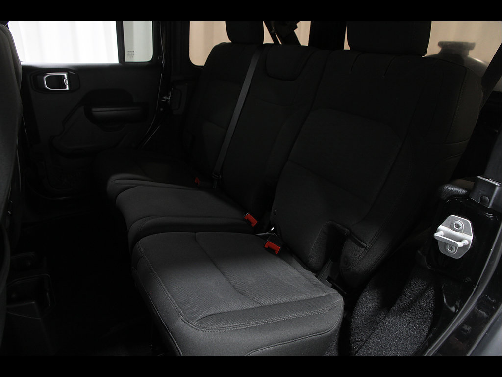 Used 2018 Jeep Wrangler Unlimited Sport S AWD/4WD image 20