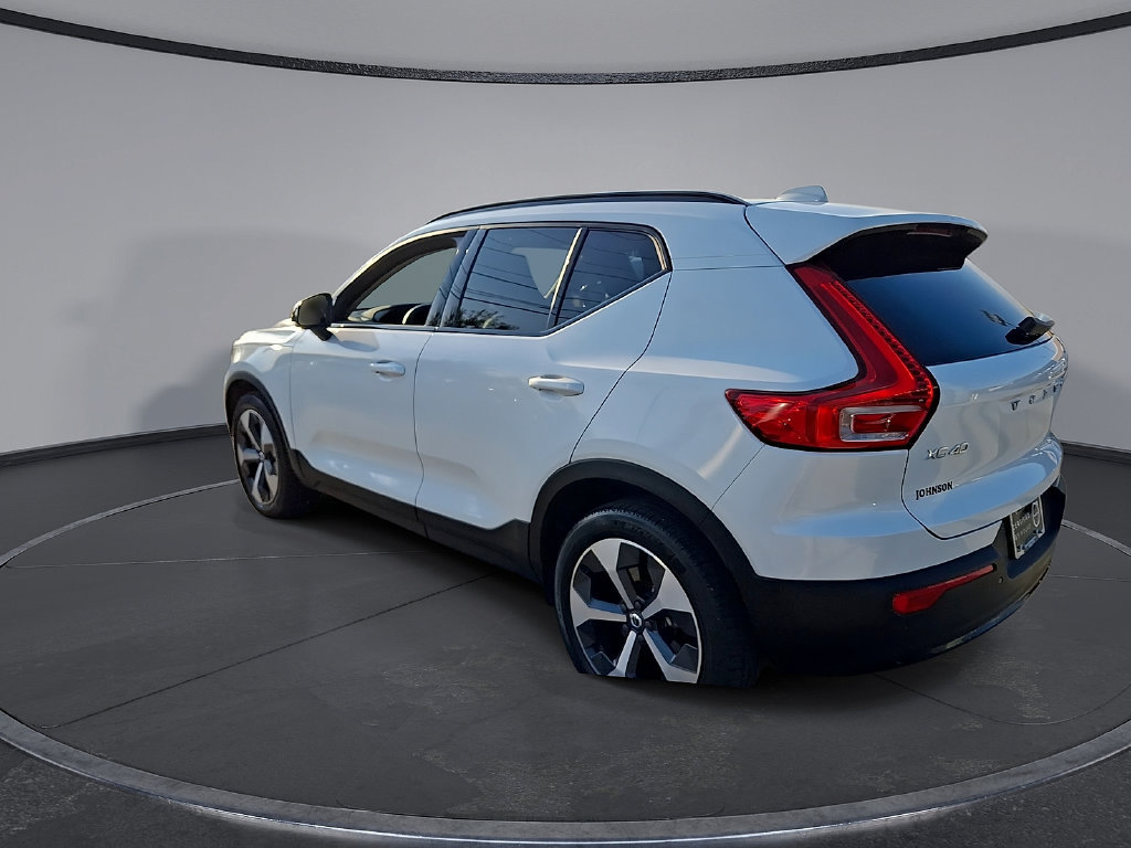 Certified 2026 Volvo XC40 B5 Plus AWD/4WD image 9