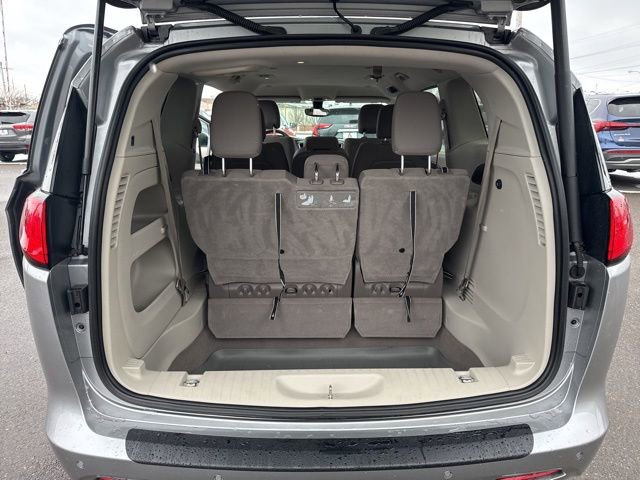 Used 2017 Chrysler Pacifica Touring image 12