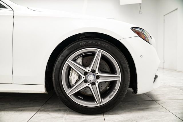 Used 2017 Mercedes-Benz E 300 4MATIC image 32
