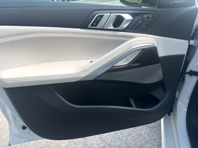 Used 2023 BMW X6 xDrive40i w/ M Sport Package image 12