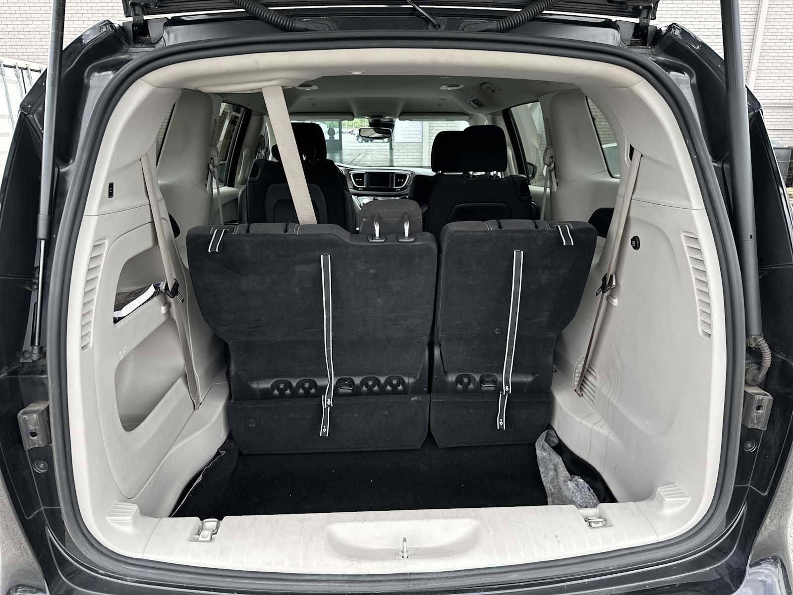 Used 2023 Chrysler Voyager LX FWD image 26