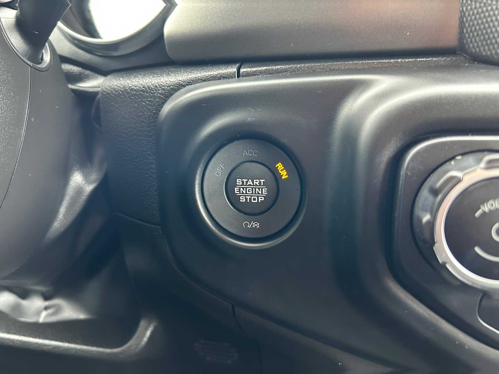 Used 2023 Jeep Wrangler Unlimited w/ Convenience Group AWD/4WD image 29