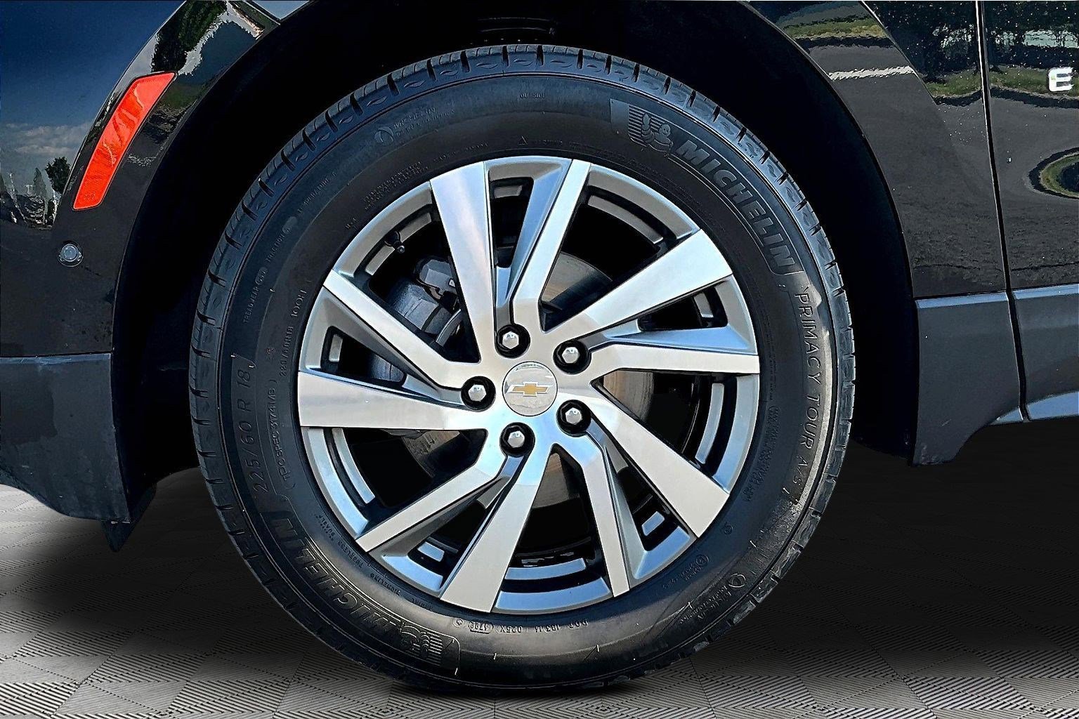 Used 2023 Chevrolet Equinox Premier AWD/4WD image 34