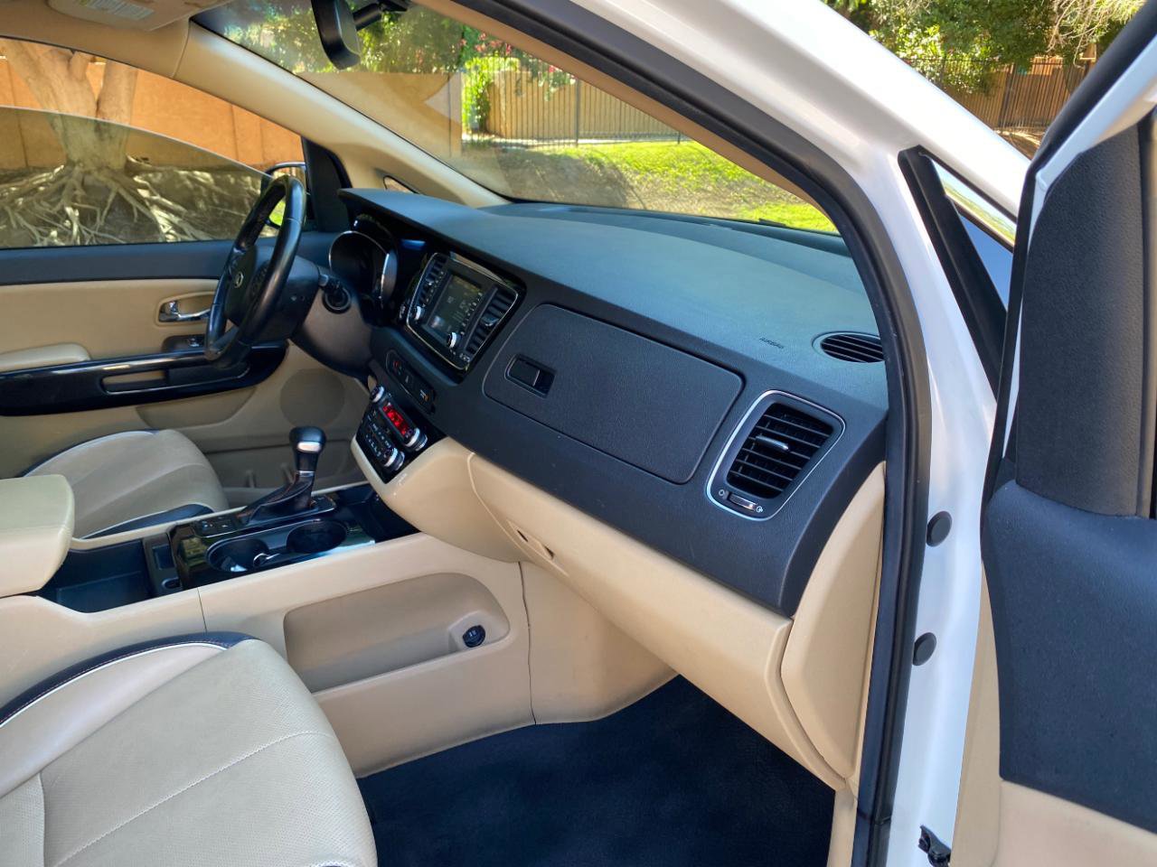 Used 2018 Kia Sedona EX FWD image 52