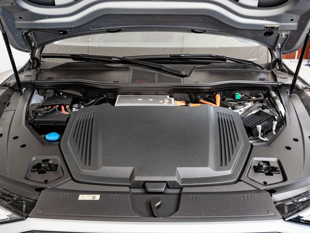 Used 2022 Audi e-tron Premium w/ Convenience Plus Package image 45