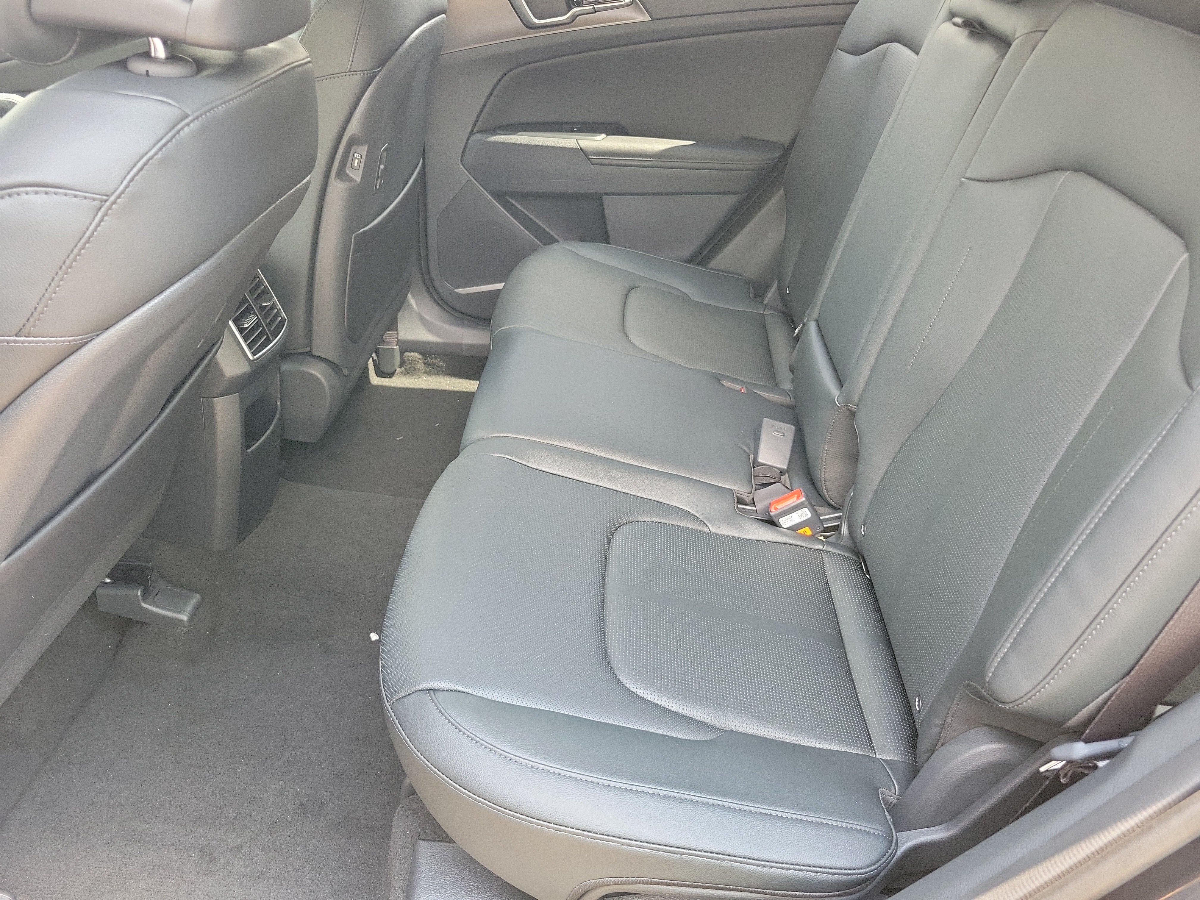 New 2026 Kia Sportage EX w/ EX Panorama Roof Package FWD image 12