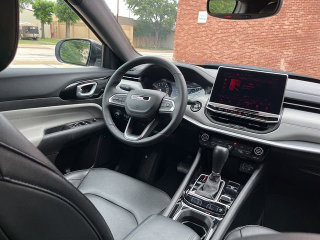 Used 2025 Jeep Compass Limited AWD/4WD image 19