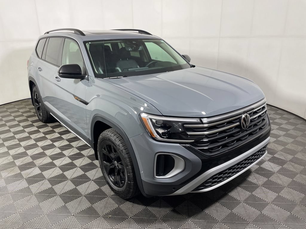 New 2026 Volkswagen Atlas Peak Edition AWD/4WD image 1