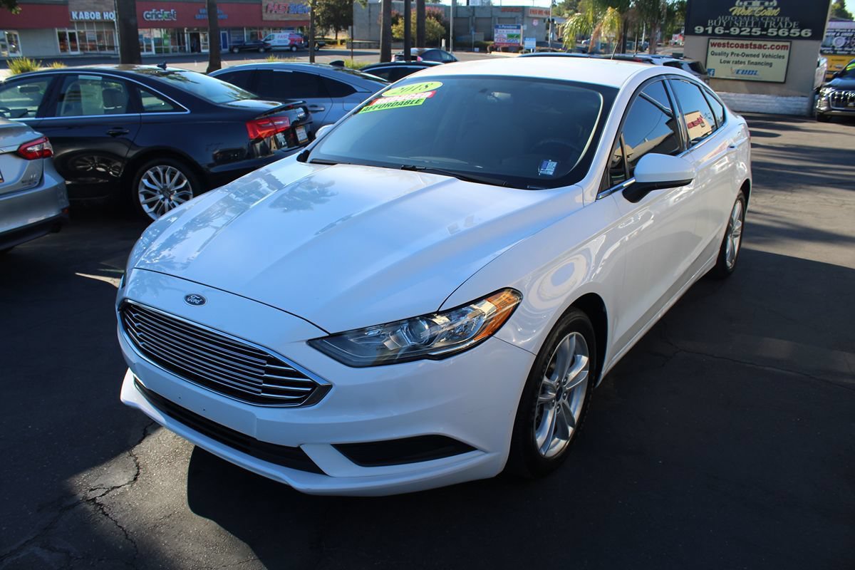 Used 2018 Ford Fusion SE FWD image 4