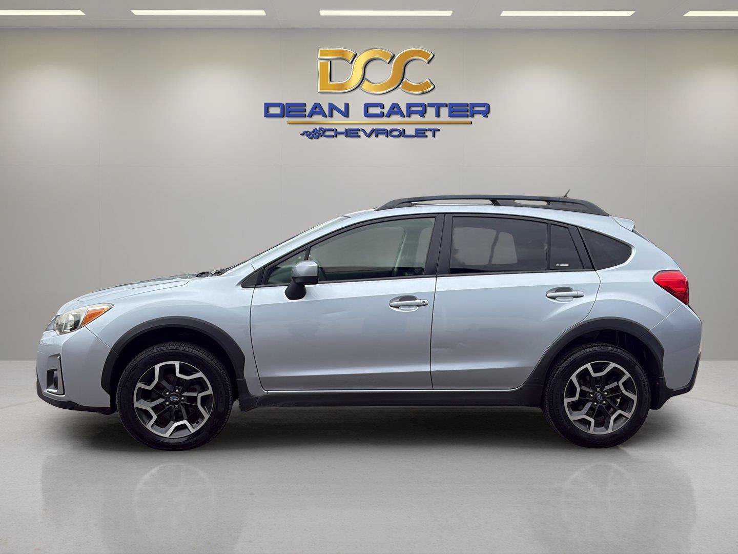 Used 2017 Subaru Crosstrek 2.0i Premium w/ Moonroof Package AWD/4WD image 2