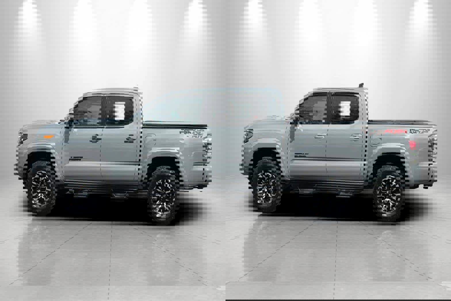 Used 2020 Toyota Tacoma TRD Sport w/ TRD Premium Sport Package image 5