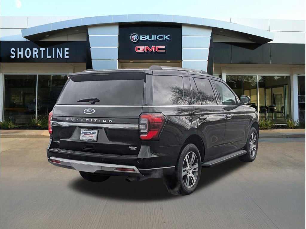 Used 2024 Ford Expedition Limited image 3