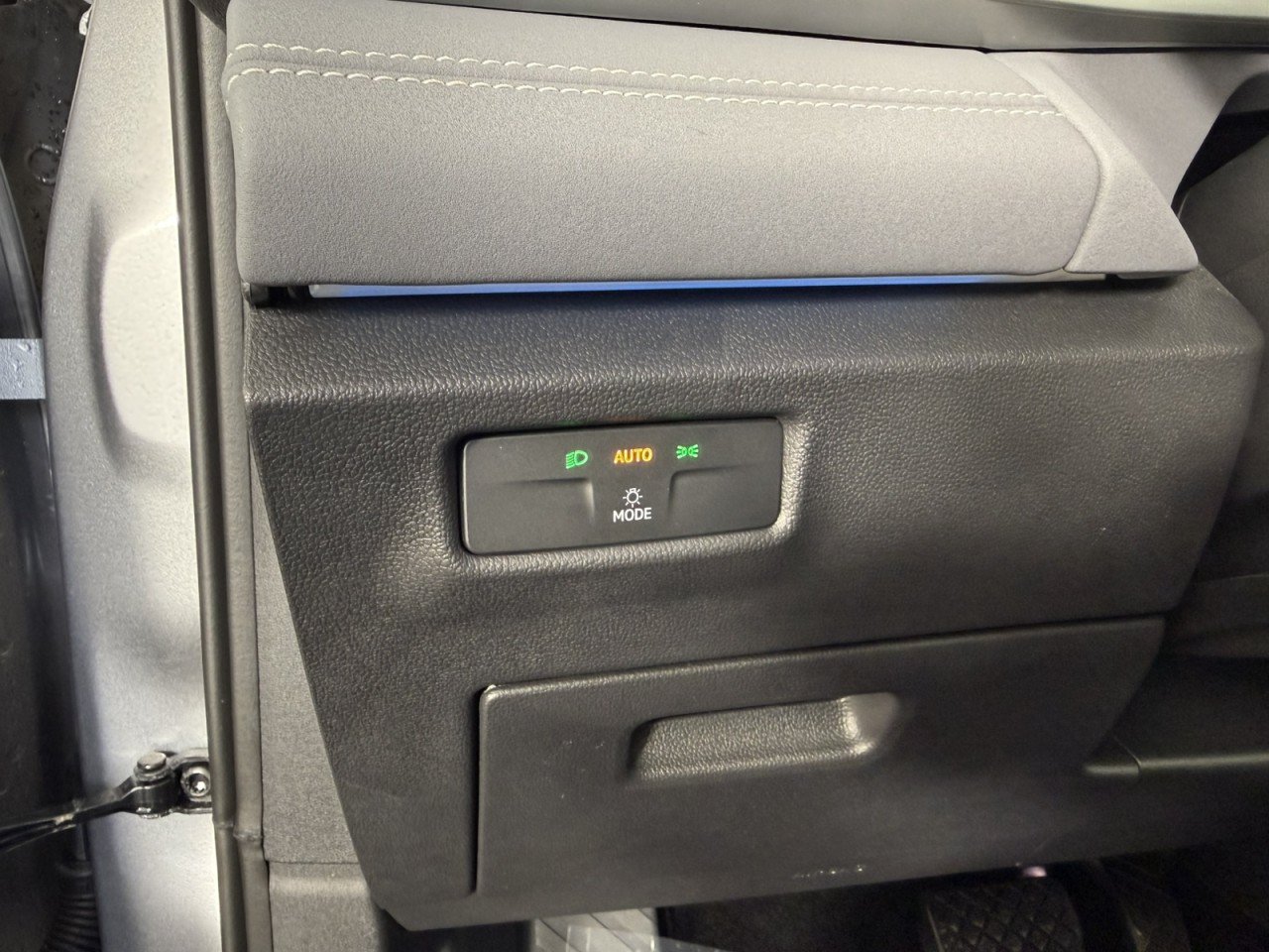 Used 2026 Volkswagen Tiguan SE FWD image 22