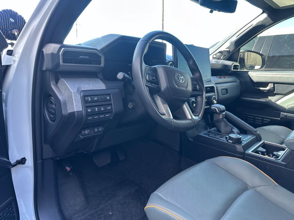 Used 2025 Toyota 4Runner Trailhunter AWD/4WD image 12
